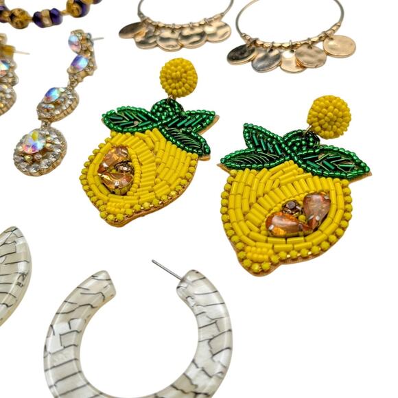 Lot of Ten Pair of Whimsical to Classic Earrings for Pierced Ears - Picture 5 of 8